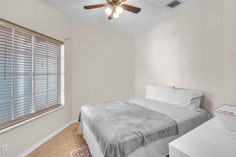 Casa en venta en Deerfield Beach, Florida, 3 dormitorios № 1865782 - foto 8