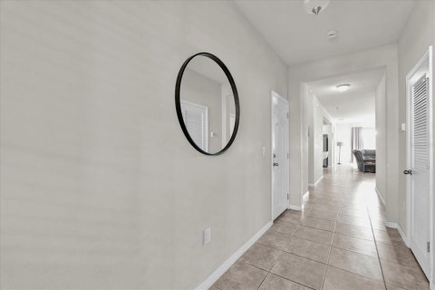 Villa ou maison à vendre à Kissimmee, Floride: 4 chambres, 201.6 m2 № 1718518 - photo 3