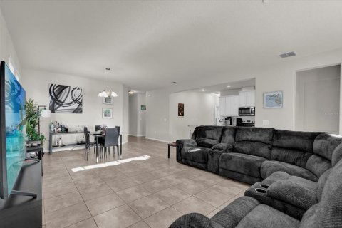 Villa ou maison à vendre à Kissimmee, Floride: 4 chambres, 201.6 m2 № 1718518 - photo 8