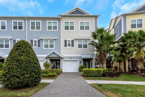 Townhouse in Tampa, Florida 3 bedrooms, 193.24 sq.m. № 2239402