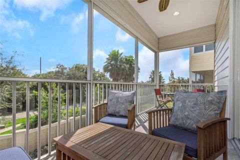 Townhouse in Tampa, Florida 3 bedrooms, 193.24 sq.m. № 2239402 - photo 15