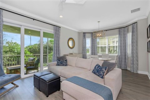 Townhouse in Tampa, Florida 3 bedrooms, 193.24 sq.m. № 2239402 - photo 11