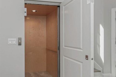 Townhouse in Tampa, Florida 3 bedrooms, 193.24 sq.m. № 2239402 - photo 28