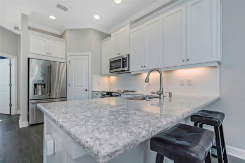 Townhouse in Tampa, Florida 3 bedrooms, 193.24 sq.m. № 2239402 - photo 5