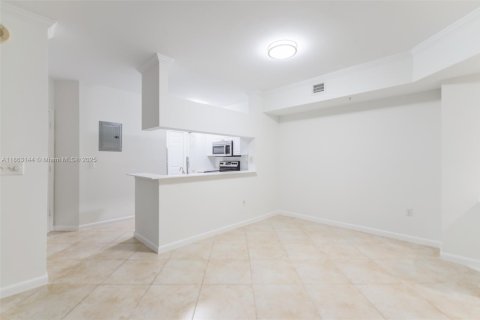 Condo in Sunny Isles Beach, Florida, 2 bedrooms  № 1890341 - photo 15