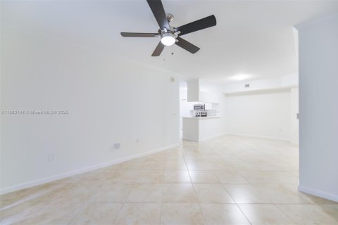 Condo in Sunny Isles Beach, Florida, 2 bedrooms  № 1890341 - photo 14