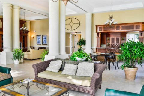 Condo in Sunny Isles Beach, Florida, 2 bedrooms  № 1890341 - photo 19
