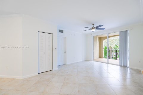Condo in Sunny Isles Beach, Florida, 2 bedrooms  № 1890341 - photo 12