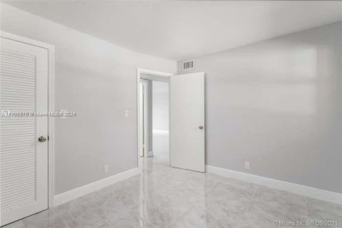 Купить кондоминиум в Санрайз, Флорида 2 спальни, 78.97м2, № 1797710 - фото 12