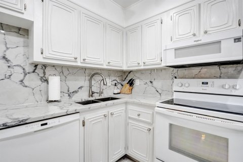 Купить кондоминиум в Бока-Ратон, Флорида 2 комнаты, 120.77м2, № 2190835 - фото 4