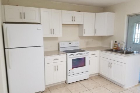 Villa ou maison à louer à Tamarac, Floride: 2 chambres, 93.55 m2 № 2249322 - photo 7