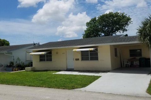 Villa ou maison à Tamarac, Floride 2 chambres, 93.55 m2 № 2249322