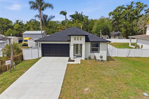 House in Tampa, Florida 4 bedrooms, 190.54 sq.m. № 2110792 - photo 4