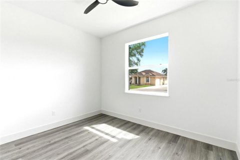 House in Tampa, Florida 4 bedrooms, 190.54 sq.m. № 2110792 - photo 22