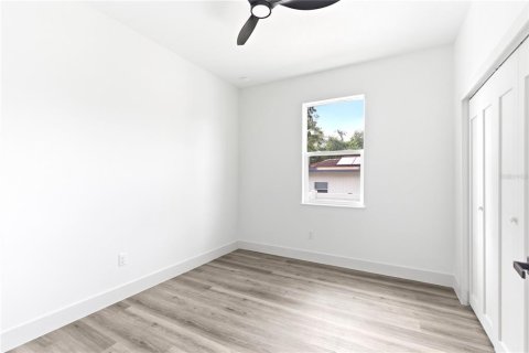 House in Tampa, Florida 4 bedrooms, 190.54 sq.m. № 2110792 - photo 27