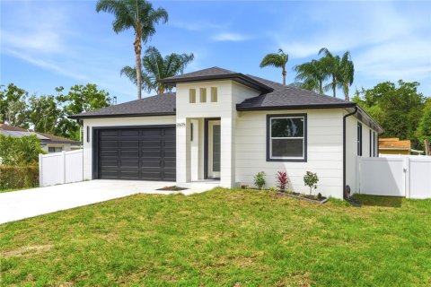 Villa ou maison à Tampa, Floride 4 chambres, 190.54 m2 № 2110792