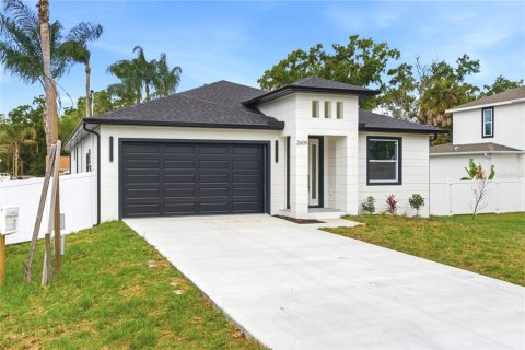 House in Tampa, Florida 4 bedrooms, 190.54 sq.m. № 2110792 - photo 6