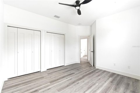 House in Tampa, Florida 4 bedrooms, 190.54 sq.m. № 2110792 - photo 24