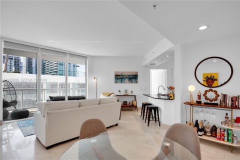 Condominio en alquiler en Miami, Florida, 2 dormitorios, 93.55 m2 № 1997732 - foto 6