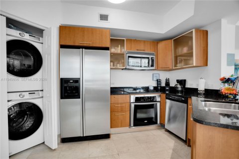 Condominio en alquiler en Miami, Florida, 2 dormitorios, 93.55 m2 № 1997732 - foto 11