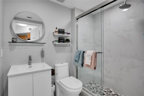 Condominio en alquiler en Miami, Florida, 2 dormitorios, 93.55 m2 № 1997732 - foto 18