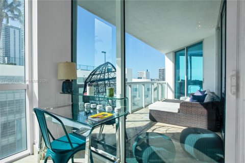 Condominio en alquiler en Miami, Florida, 2 dormitorios, 93.55 m2 № 1997732 - foto 22