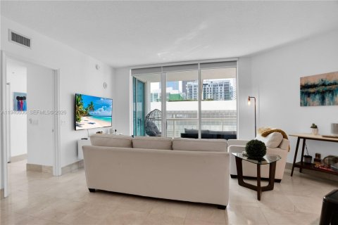 Condominio en alquiler en Miami, Florida, 2 dormitorios, 93.55 m2 № 1997732 - foto 5