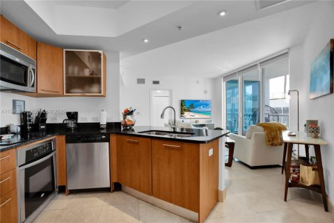 Condominio en alquiler en Miami, Florida, 2 dormitorios, 93.55 m2 № 1997732 - foto 13