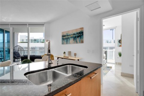 Condominio en alquiler en Miami, Florida, 2 dormitorios, 93.55 m2 № 1997732 - foto 12