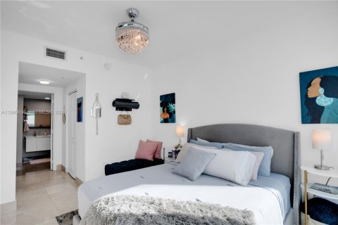 Condominio en alquiler en Miami, Florida, 2 dormitorios, 93.55 m2 № 1997732 - foto 19