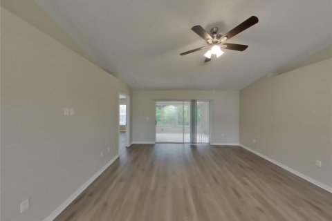 Casa en alquiler en Spring Hill, Florida, 3 dormitorios, 124.95 m2 № 1910955 - foto 2