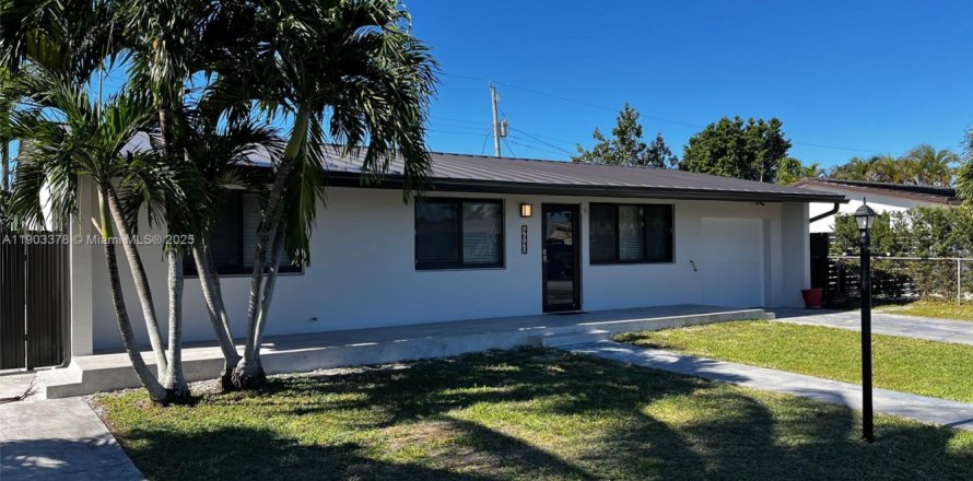 Casa en Miami, Florida 4 dormitorios, 147.71 m2 № 1954389