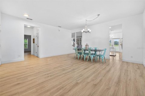 Villa ou maison à vendre à Mount Dora, Floride: 6 chambres, 325.07 m2 № 2167579 - photo 5
