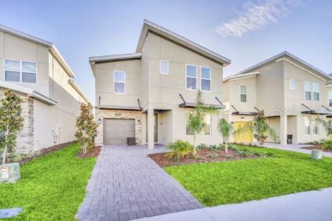 House in Davenport, Florida 6 bedrooms, 305.74 sq.m. № 2131950