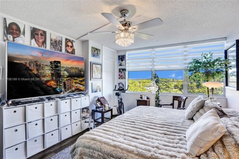 Condo in Pembroke Pines, Florida, 2 bedrooms  № 1861378 - photo 7