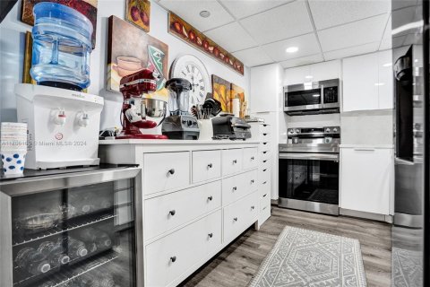Condo in Pembroke Pines, Florida, 2 bedrooms  № 1861378 - photo 13