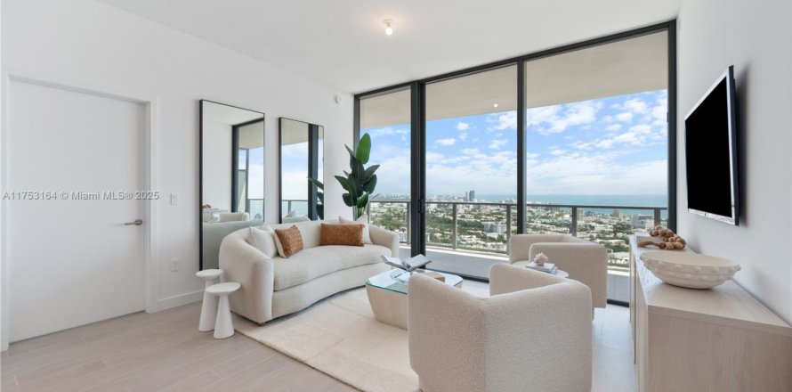 Condo in Miami Beach, Florida, 2 bedrooms  № 1729032