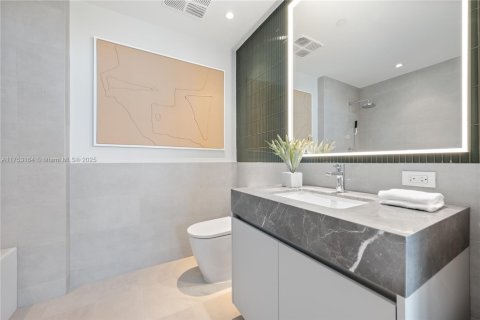 Condo in Miami Beach, Florida, 2 bedrooms  № 1729032 - photo 26