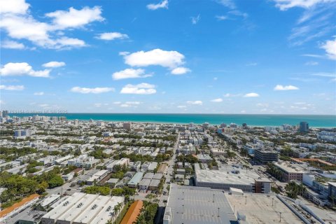 Condo in Miami Beach, Florida, 2 bedrooms  № 1729032 - photo 3