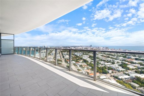 Condo in Miami Beach, Florida, 2 bedrooms  № 1729032 - photo 7