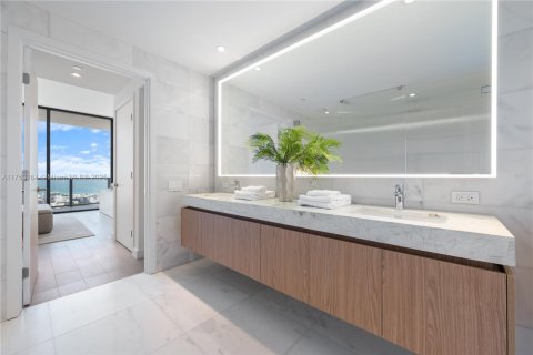 Condo in Miami Beach, Florida, 2 bedrooms  № 1729032 - photo 25