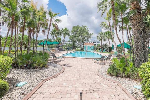 House in Clearwater, Florida 2 bedrooms, 141.86 sq.m. № 2227258 - photo 21