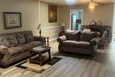 House in Clearwater, Florida 2 bedrooms, 141.86 sq.m. № 2227258 - photo 8