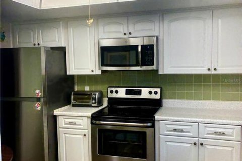 House in Clearwater, Florida 2 bedrooms, 141.86 sq.m. № 2227258 - photo 4
