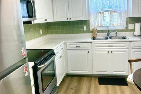 House in Clearwater, Florida 2 bedrooms, 141.86 sq.m. № 2227258 - photo 3