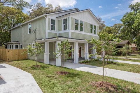 House in Tampa, Florida 4 bedrooms, 240.15 sq.m. № 1628207 - photo 9