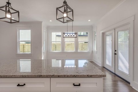 House in Tampa, Florida 4 bedrooms, 240.15 sq.m. № 1628207 - photo 30