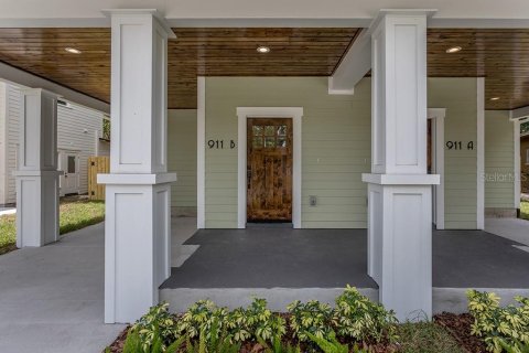 House in Tampa, Florida 4 bedrooms, 240.15 sq.m. № 1628207 - photo 13