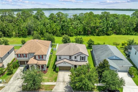 House in Saint Cloud, Florida 4 bedrooms, 252.79 sq.m. № 1796961 - photo 1