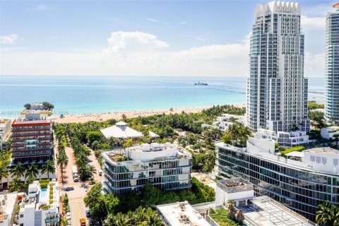 Снять в аренду кондоминиум в Майами-Бич, Флорида 5 спален, 518.95м2, № 2016657 - фото 2